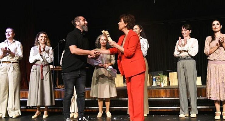 İBB Şehir Tiyatroları Kıbrıs Turnesinde Lefkoşa Seyircisiyle Buluştu