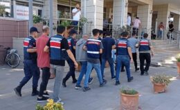 İzmir’de jandarmadan uyuşturucu tacirlerine operasyon: 7 gözaltı