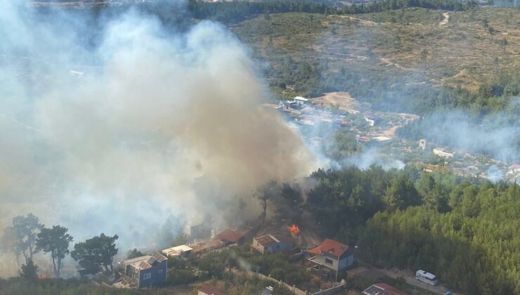 İzmir’de ormanlık alanda yangına havadan ve karadan müdahale