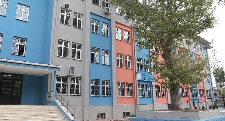 Kadıköy Belediyesi’nden Okullara Tadilat