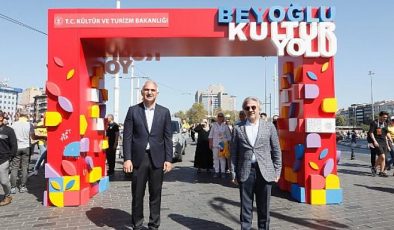 Beyoğlu Kültür Yolu Festivali 2500 fotoğrafçının katıldığı fotomaraton heyecanıyla başladı