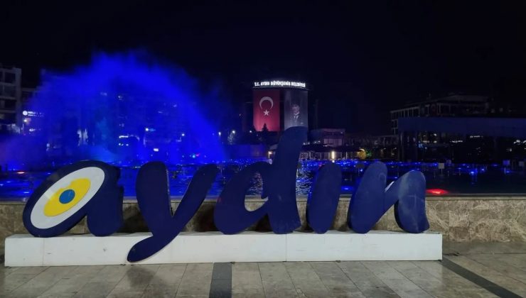 Aydın kent meydanında ’mavi’ ışıkla diyabete dikkat çekildi