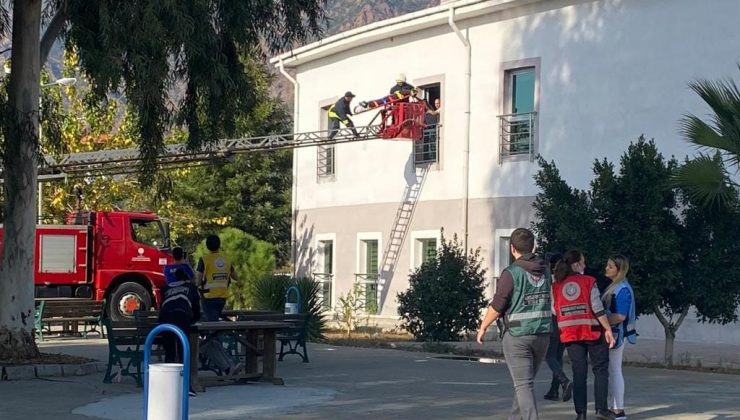 Köyceğiz Devlet Hastanesi yangın tatbikatı gerçeğini aratmadı