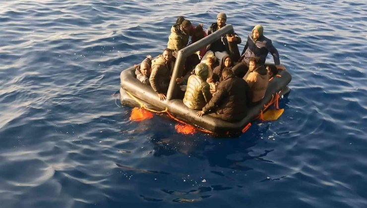 Marmaris’te 37 düzensiz göçmen kurtarıldı