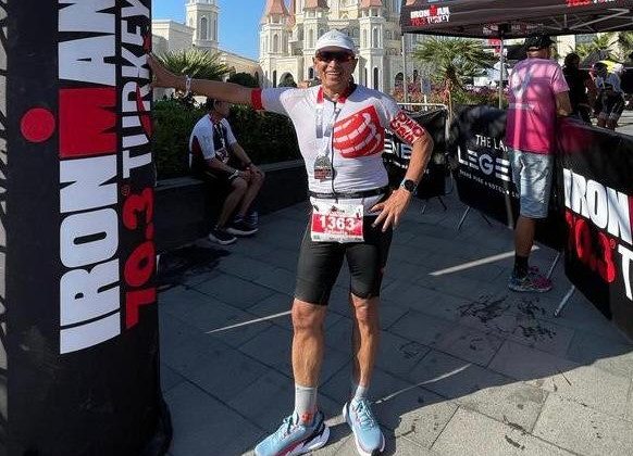 Türkiye’de sağlığına kavuşan Kazak iş adamı, triatlona katıldı