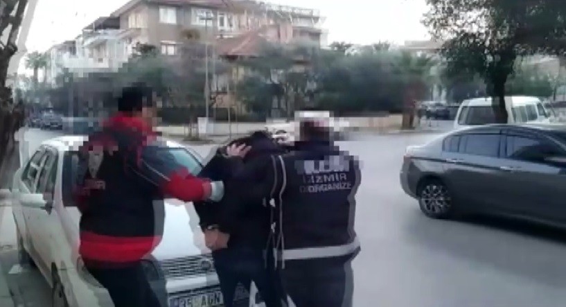 İzmir’de 50 adrese eş zamanlı zehir baskını: 37 gözaltı