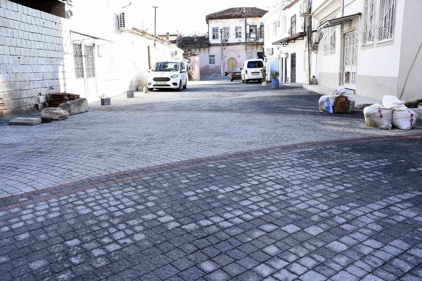 Eski Kuşadası’nın tarihi sokakları aslına uygun olarak yenilendi