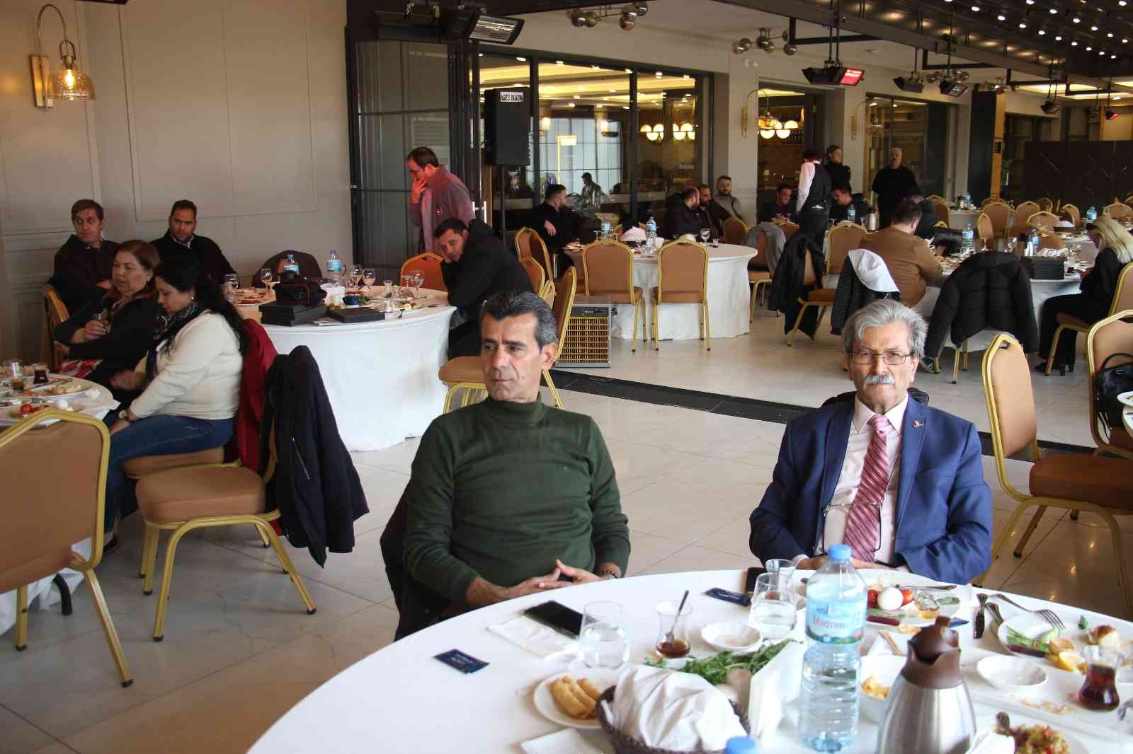 Vali Aksoy, gazeteciler ile kahvaltıda buluştu