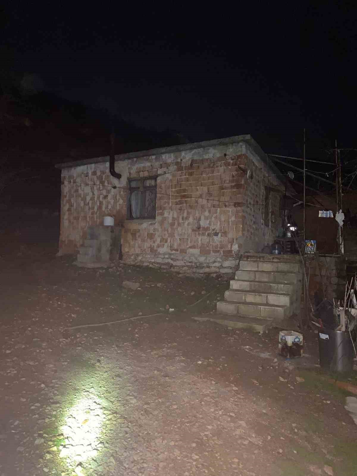 Muğla’da psikolojik sorunları olan vatandaş evini ateşe verip kaçtı