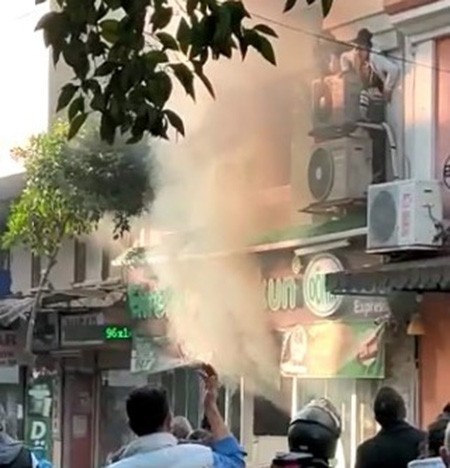 Nazilli’de 7 kişinin öldüğü restoranı işleten şahsın çocukları gazetecilere saldırdı