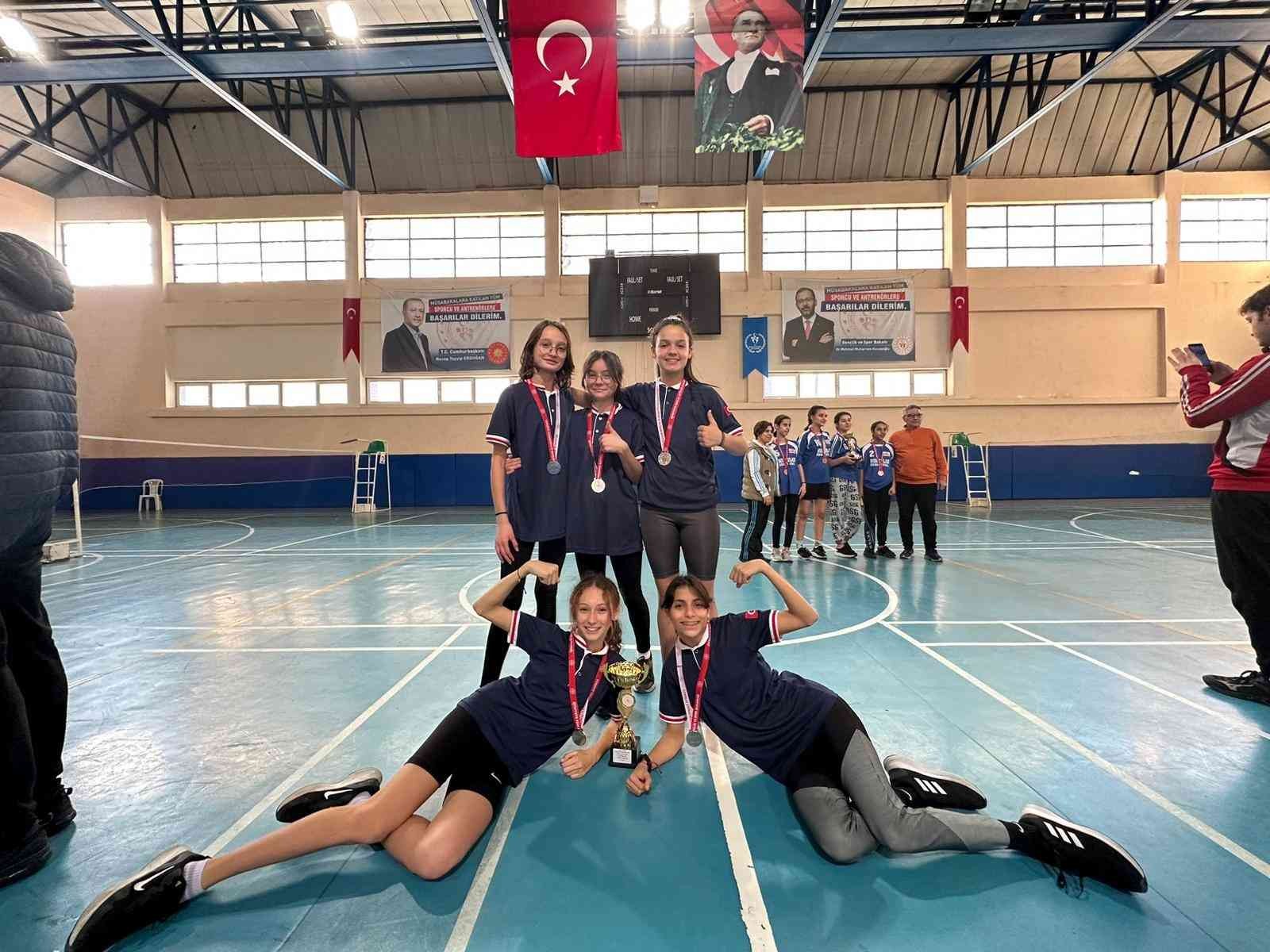 Aydın’da badminton turnuvası heyecanı son buldu