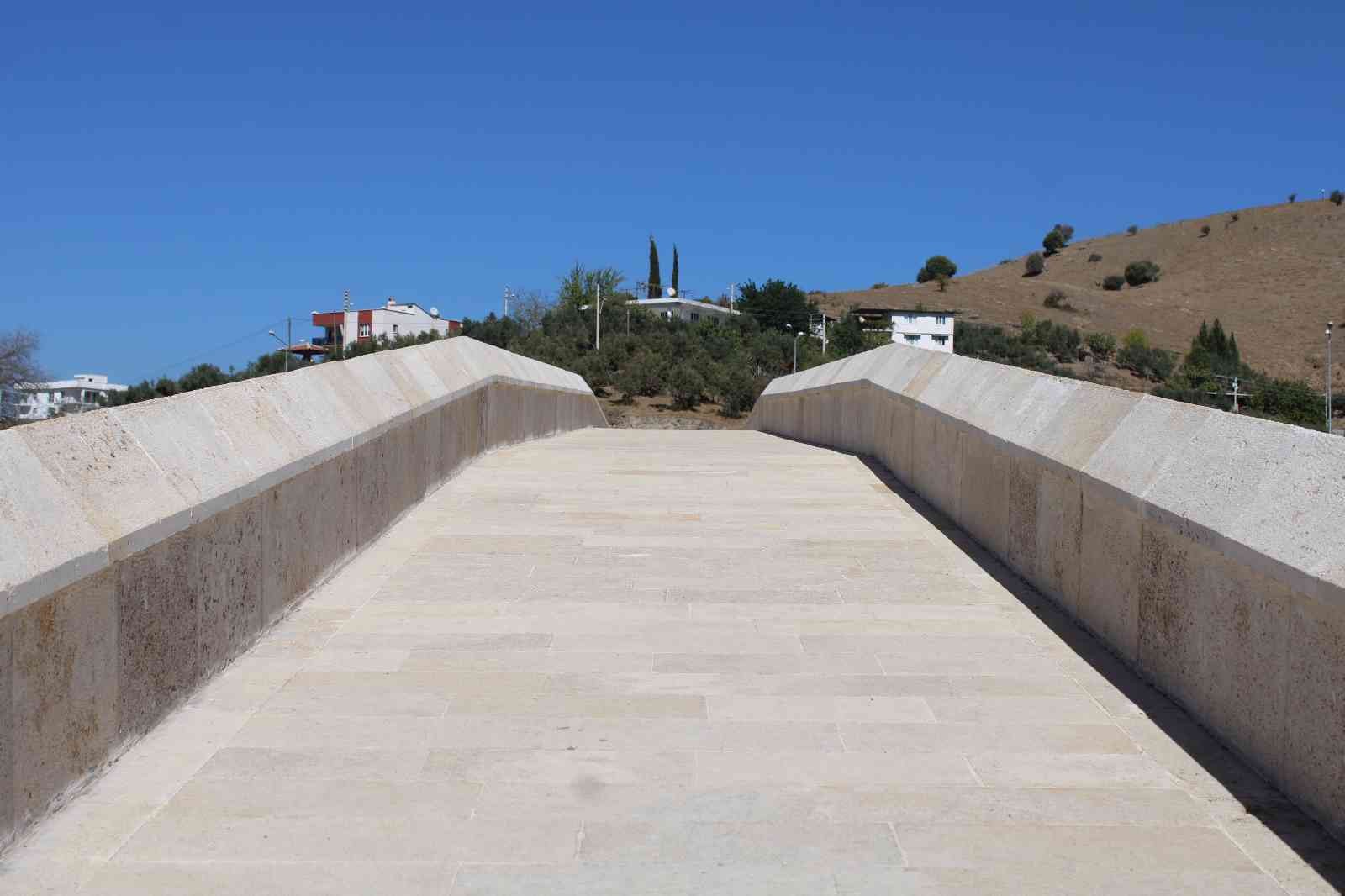Merhum Başbakan Menderes’in yaptırdığı 67 yıllık köprü hikayesiyle dikkat çekiyor