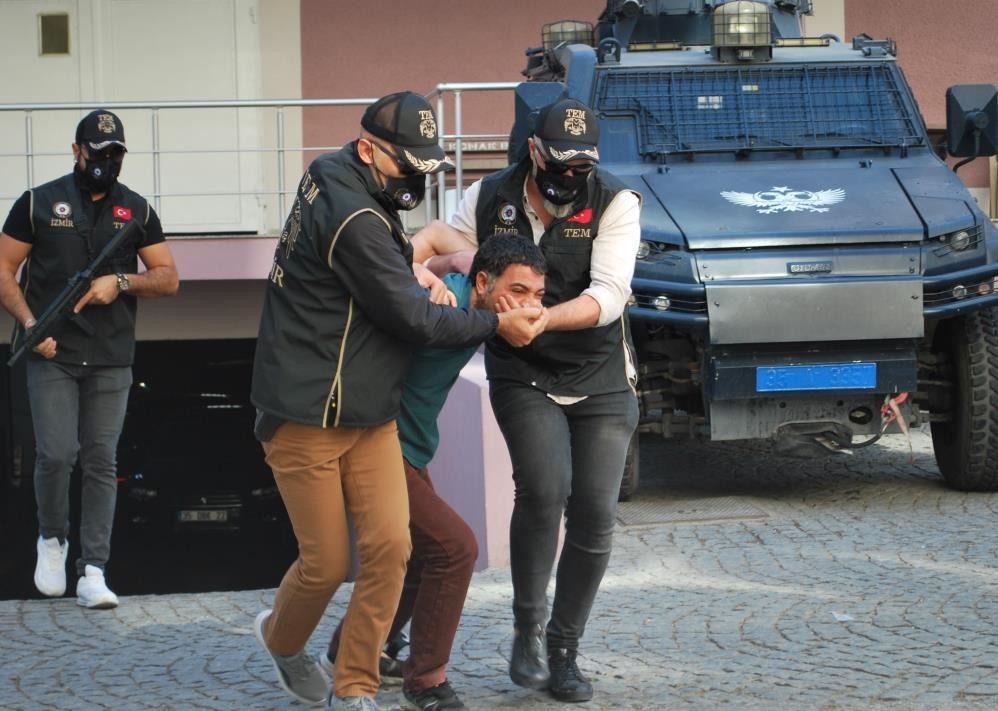 İzmir’de cezaevi servisine saldırı davasında 4 tahliye