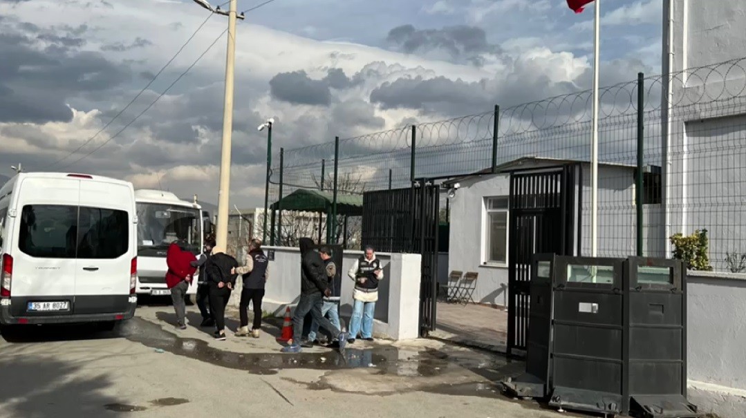 İzmir’de insan kaçakçılarına operasyon: 6 tutuklama