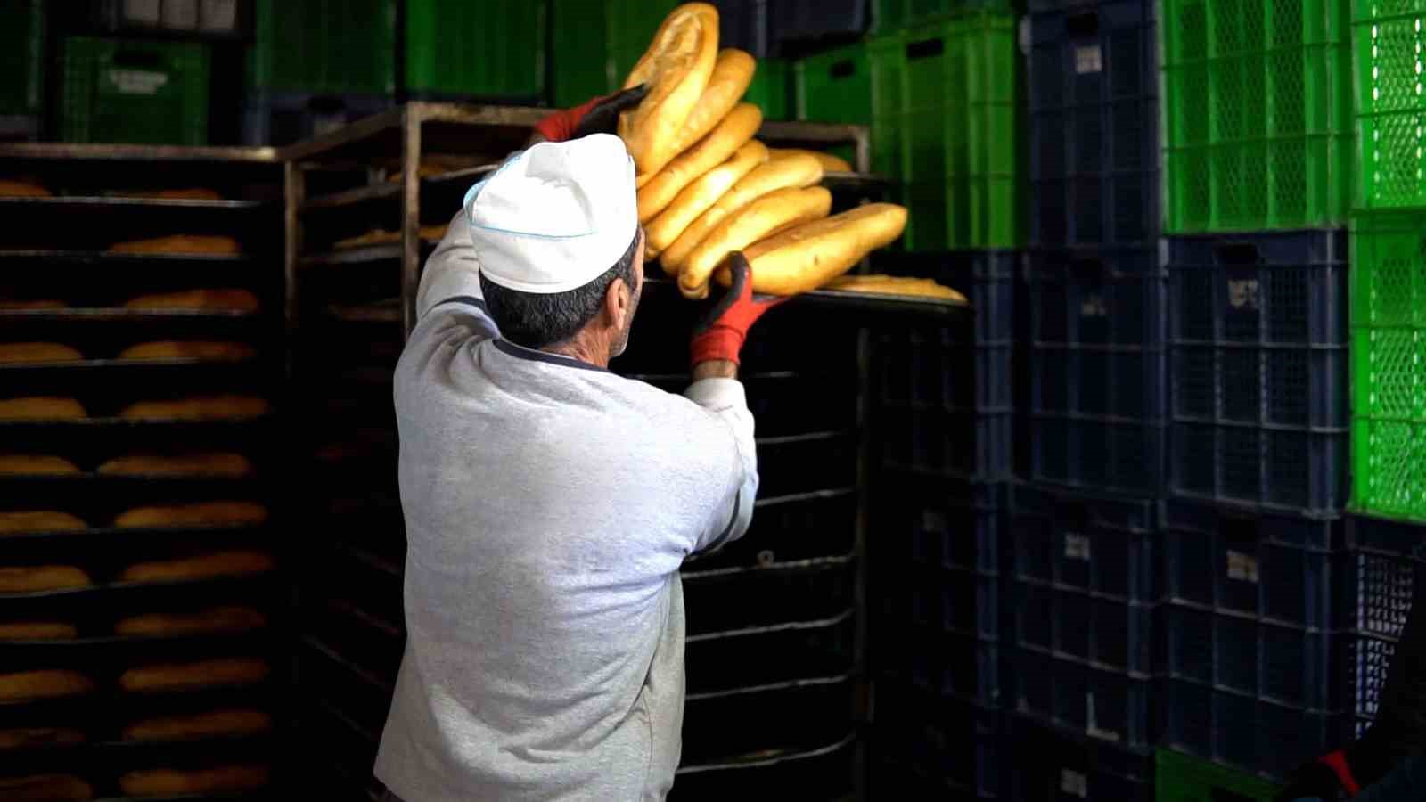 Tarsus’tan deprem bölgesine ekmek sevkiyatı