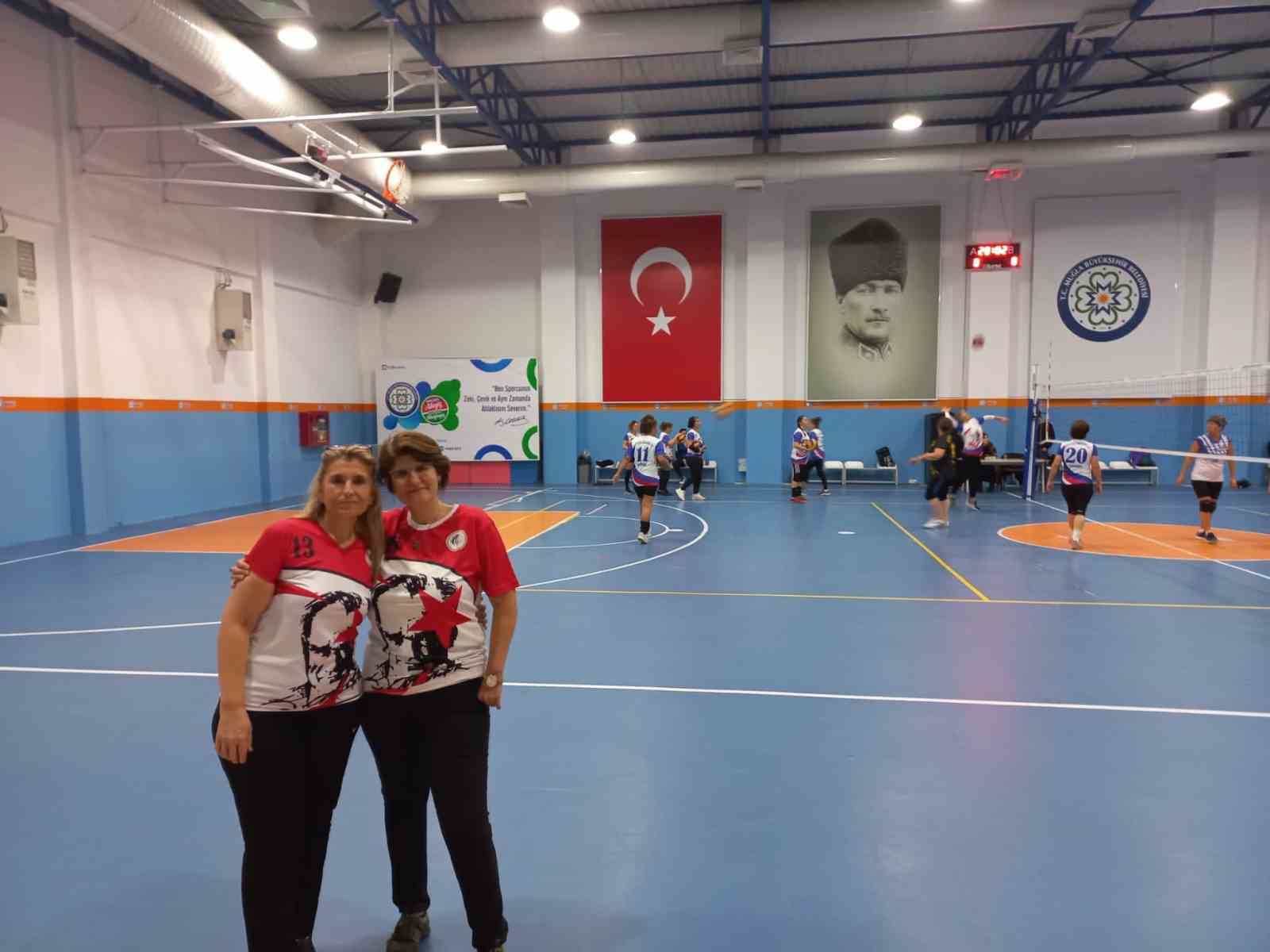 Köyceğiz kadın voleybol takımları Cumhuriyet Kupası’na hazırlanıyor
