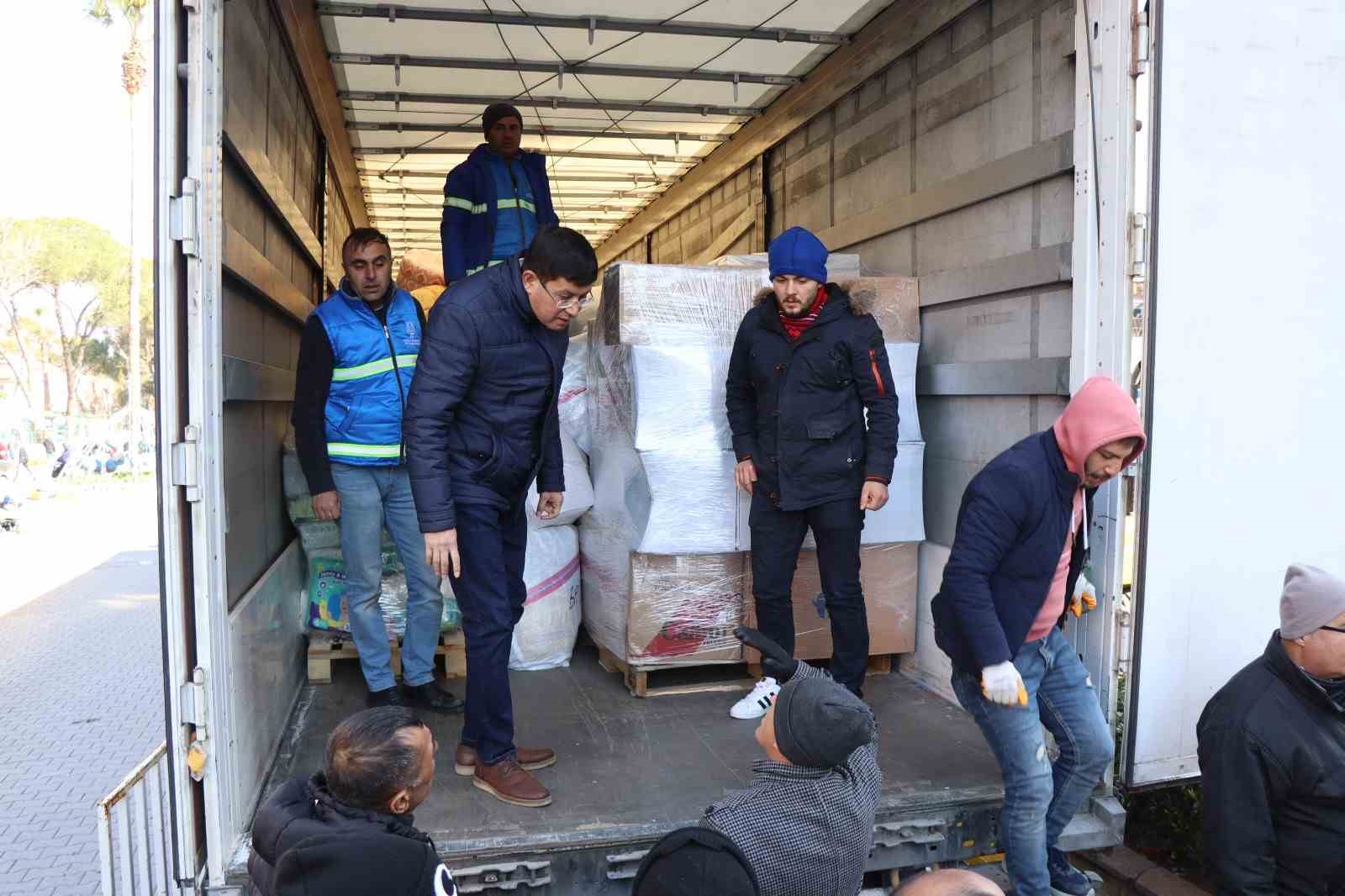 Nazilli’den 117’nci yardım aracı deprem bölgesine gönderildi
