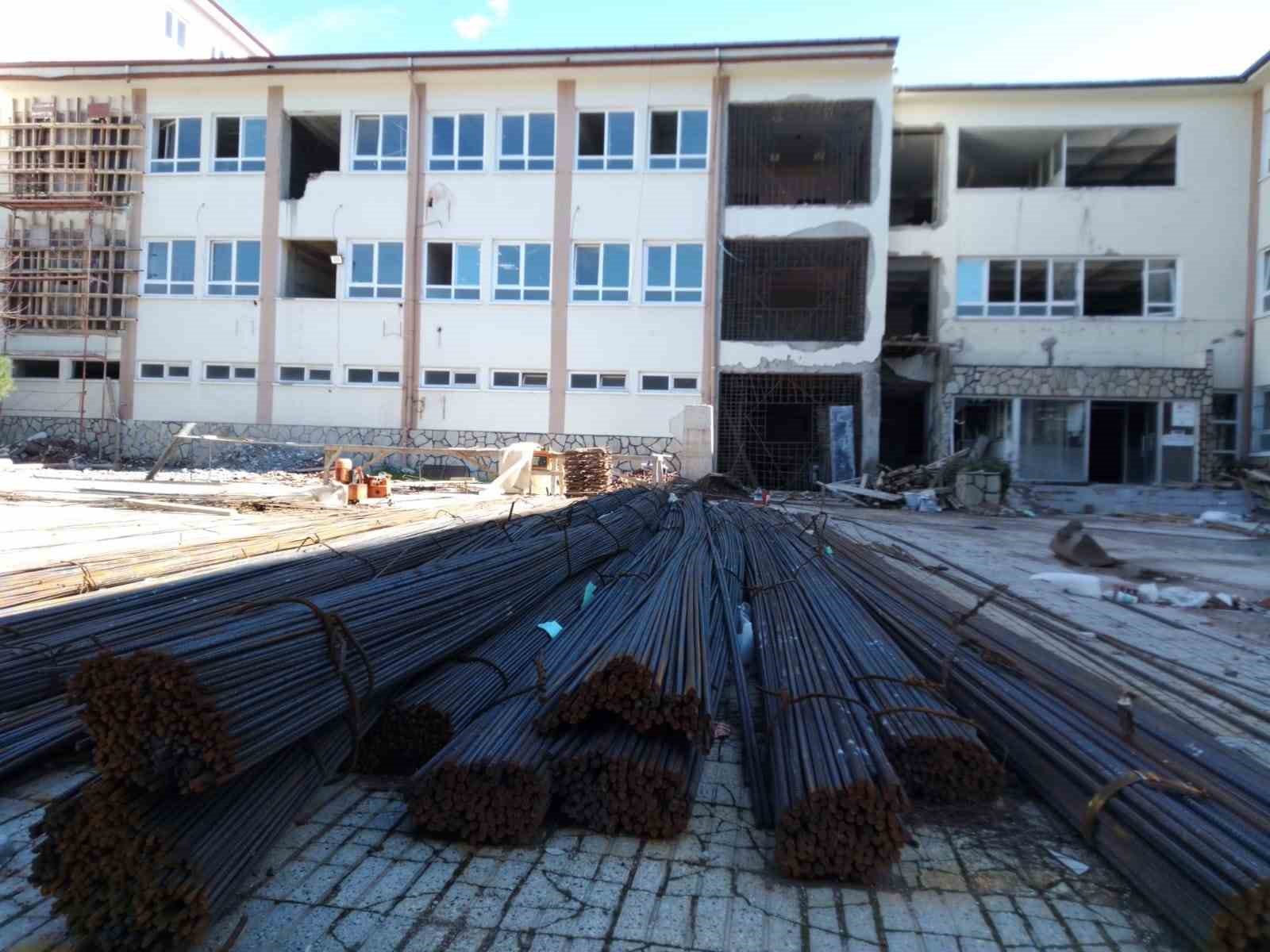 Fethiye’de okullar depreme karşı güçlendiriliyor