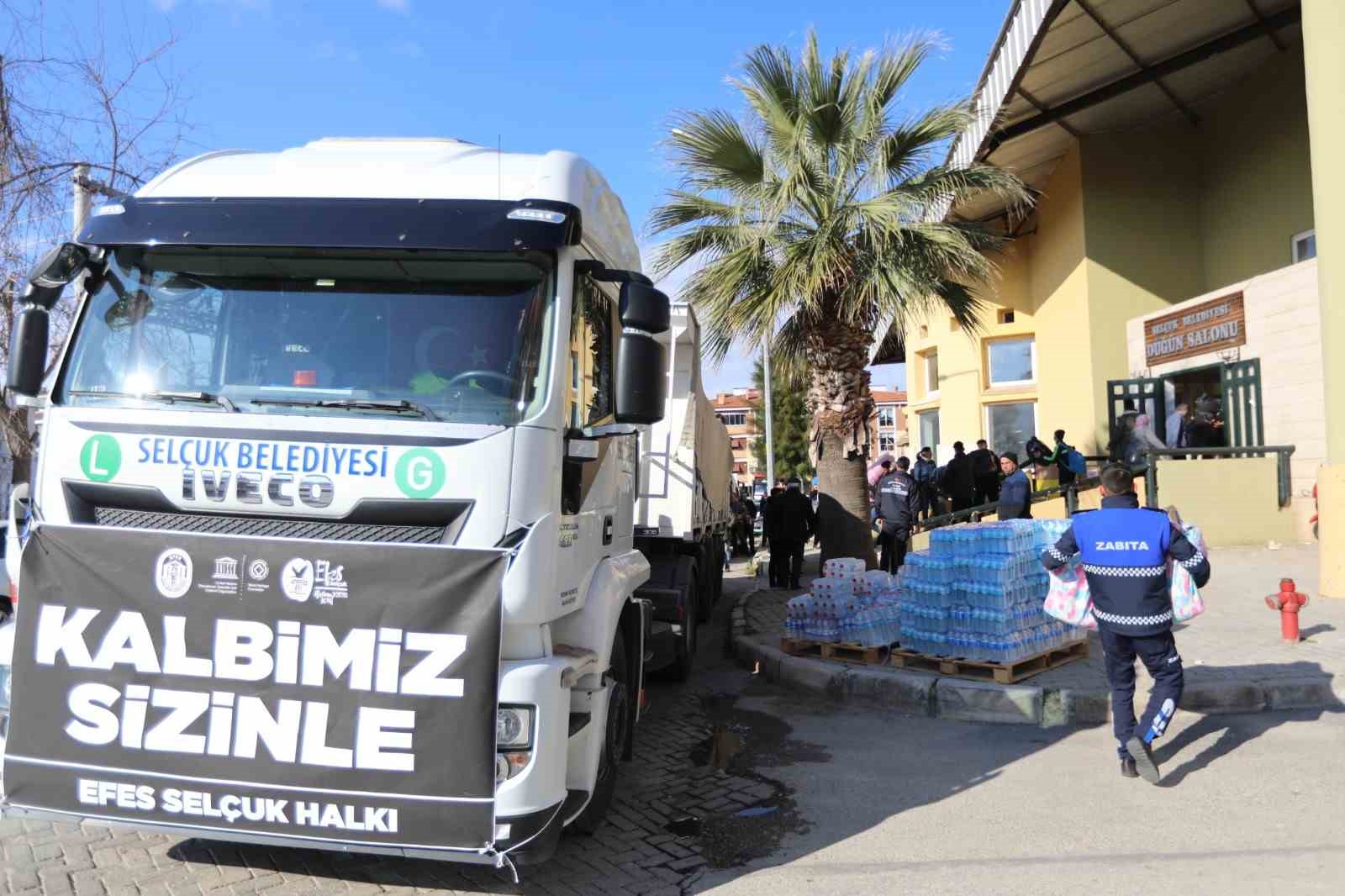 Selçuk Belediyesi deprem bölgesinde ekmek ve sıcak yemek dağıtacak