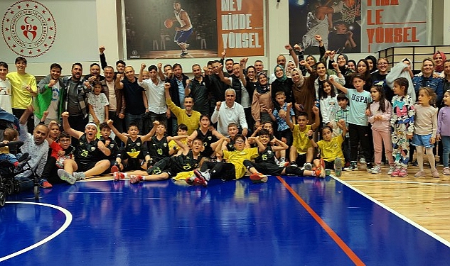 Büyükşehir Belediyespor Basketbolda Alt Yaş Kategorilerinde İki Şampiyonluk Birden Kazandı