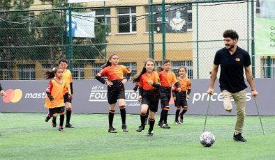 Mastercard ve UEFA Foundation for Children, futbol sevincini deprem bölgesindeki çocuklara geri vermek için güçlerini birleştiriyor