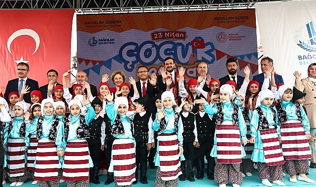 23 Nisan Ulusal Egemenlik ve Çocuk Bayramı, Bağcılar Belediyesi tarafından düzenlenen bir festivalle coşkuyla kutlanıyor