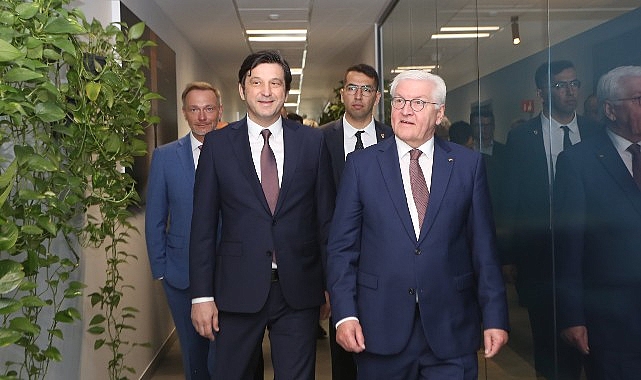 Almanya Cumhurbaşkanı Frank-Walter Steinmeier DHL Express Türkiye'nin İstanbul Havalimanı'ndaki operasyon merkezini ziyaret etti