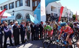 Cumhurbaşkanlığı Bisiklet Turu'nun 7. etabı büyük bir coşkuyla Çeşme'de başladı