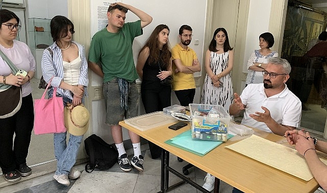 Geleneksel Türk sanatlarından “Tezhip" hem anlatıldı hem uygulandı
