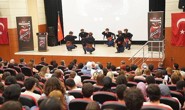 Türk Dünyası Sineması İzmir'de Ege Üniversitesi ev sahipliğinde bir araya geldi “Uluslararası Turan Film Festivali" başladı