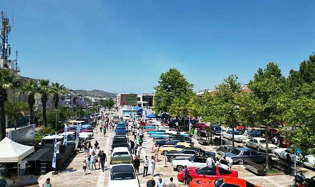 Klasik otomobiller Urla'da buluştu
