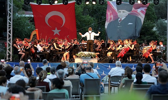 Narlıdere Belediyesi Çocuk Senfoni Orkestrası, 2023-2024 dönemi çalışmalarını 'yaz' konseri ile taçlandırdı