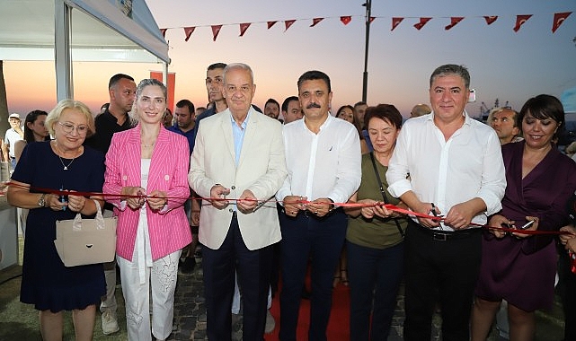 3. Dikili Kitap Günleri “Aydınlık Bir 100 Yıla Doğru Türkiye" Temasıyla Kapılarını Açtı