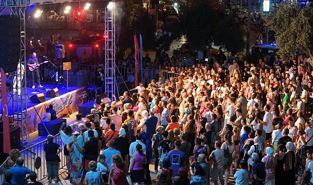 Aydın Büyükşehir Belediyesi, düzenlediği “Yaz Konserleri" ile vatandaşları kültür ve sanat etkinlikleriyle buluşturmaya devam ediyor